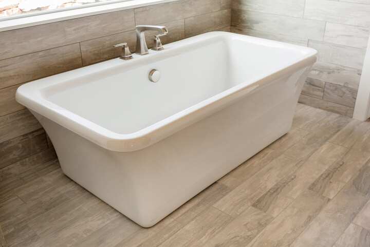 Professional luxury bathtub installation for Champaign, Illinois home